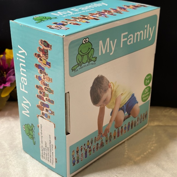 NEW The Freckled Frog “My Family” 30 Wooden Pieces Double Sided Diverse Culture - Picture 5 of 9